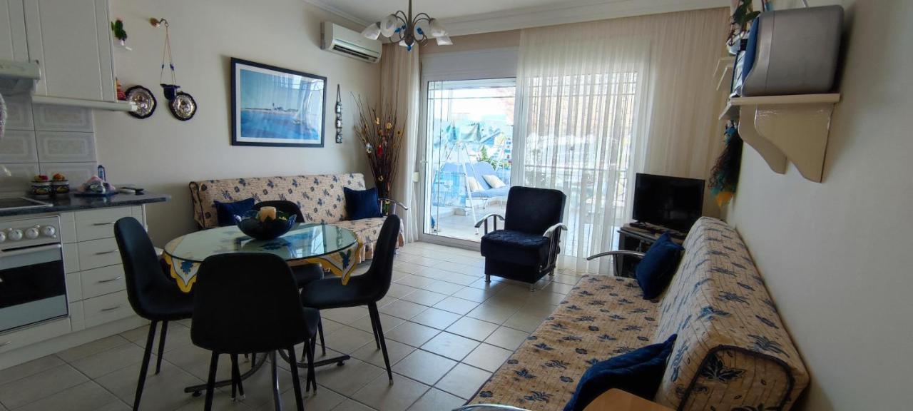 Sunflower Apartment Néa Péramos Bagian luar foto