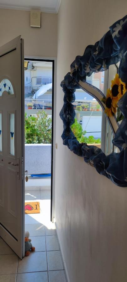 Sunflower Apartment Néa Péramos Bagian luar foto